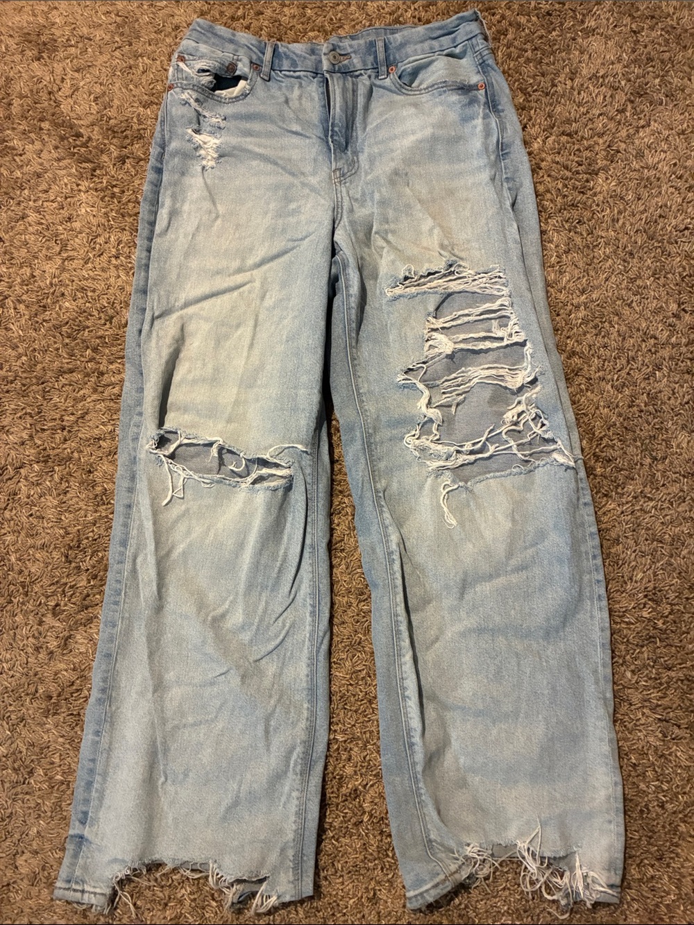 American Eagle Curvy Super High-Rise Baggy Straight ripped jeans